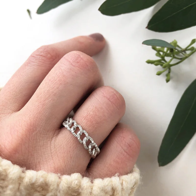 CHAIN LINK ETERNITY BAND WITH DIAMONDS