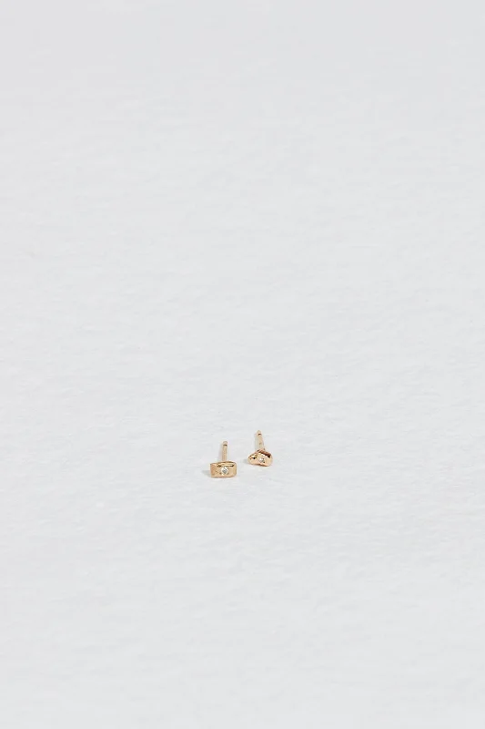 JP TINY DIAMOND STUDS