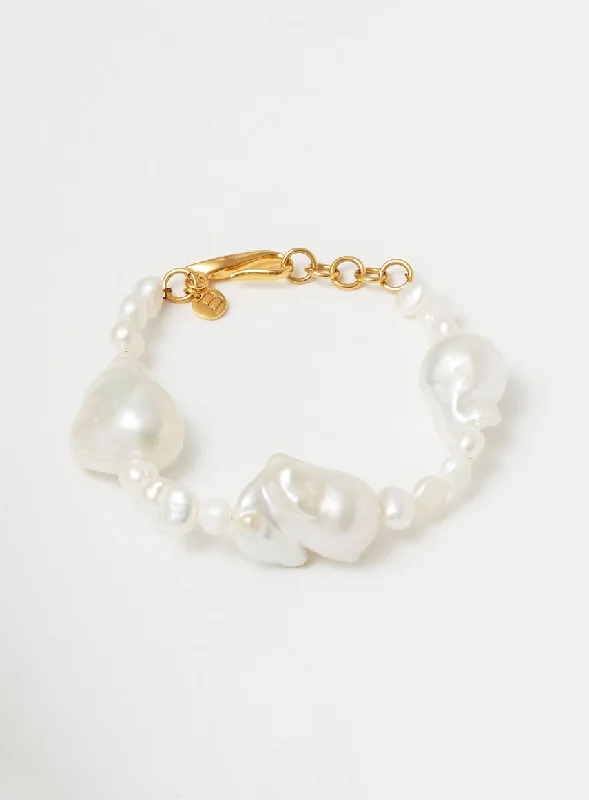 Odd pearl 14K Gold Plated Bracelet w. Pearls