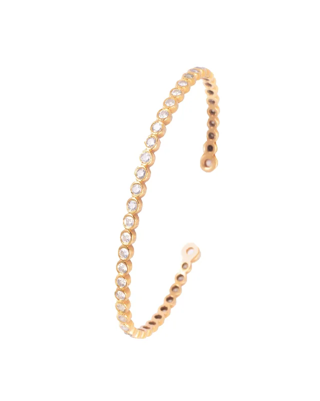 Rigid 18K Gold, Whitegold or Rosegold Bracelet w. Diamonds