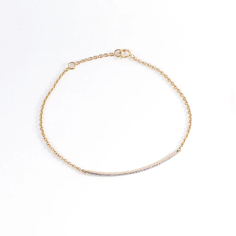 Bar 14K Gold Bracelet w. Diamonds